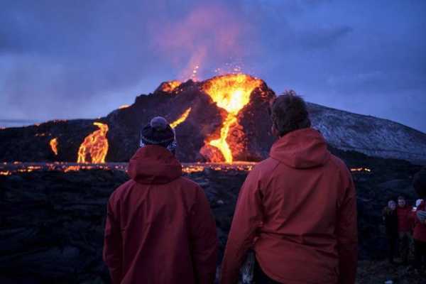 火山学家说冰岛火山或在未来几天内喷发